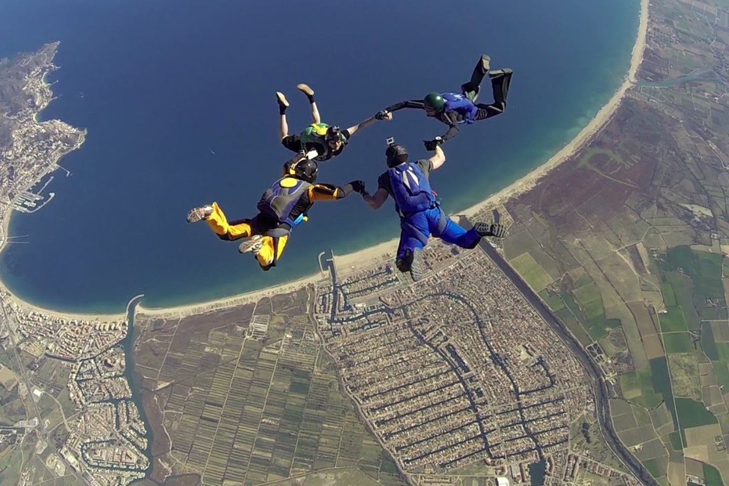 Los 10 mejores lugares para practicar paracaidismo en el mundo - Tips Para  Tu Viaje, image size:1440x960