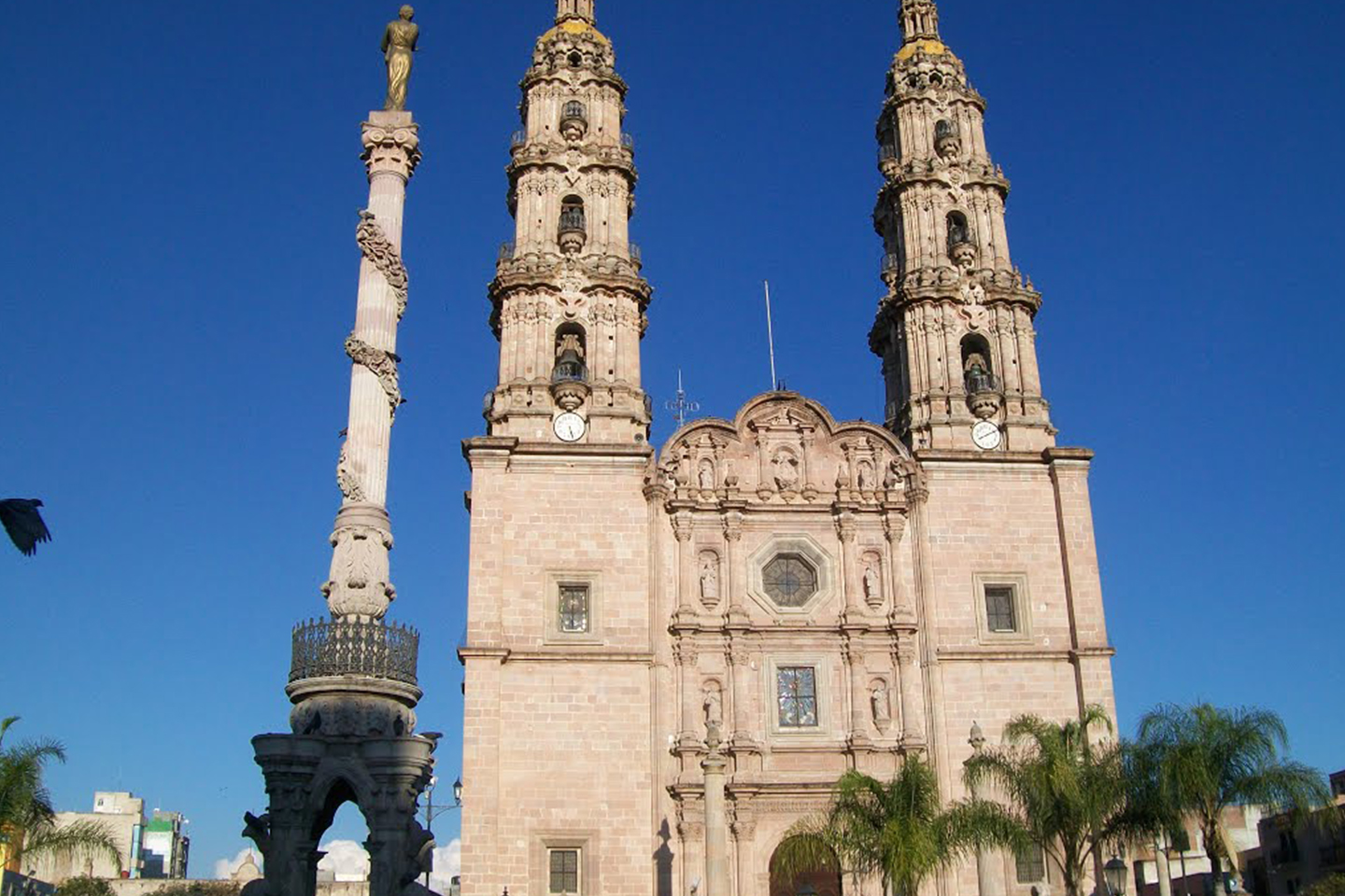 2. La basílica de Nuestra Señora de San Juan de los Lagos.