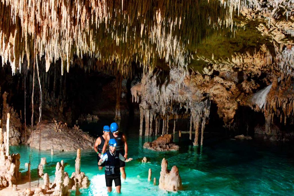 how to get to rio secreto from playa del carmen