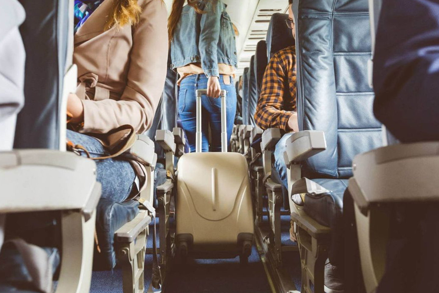 Cómo vestirte para viajar en avión cómoda y guapa - Tips Para Tu Viaje