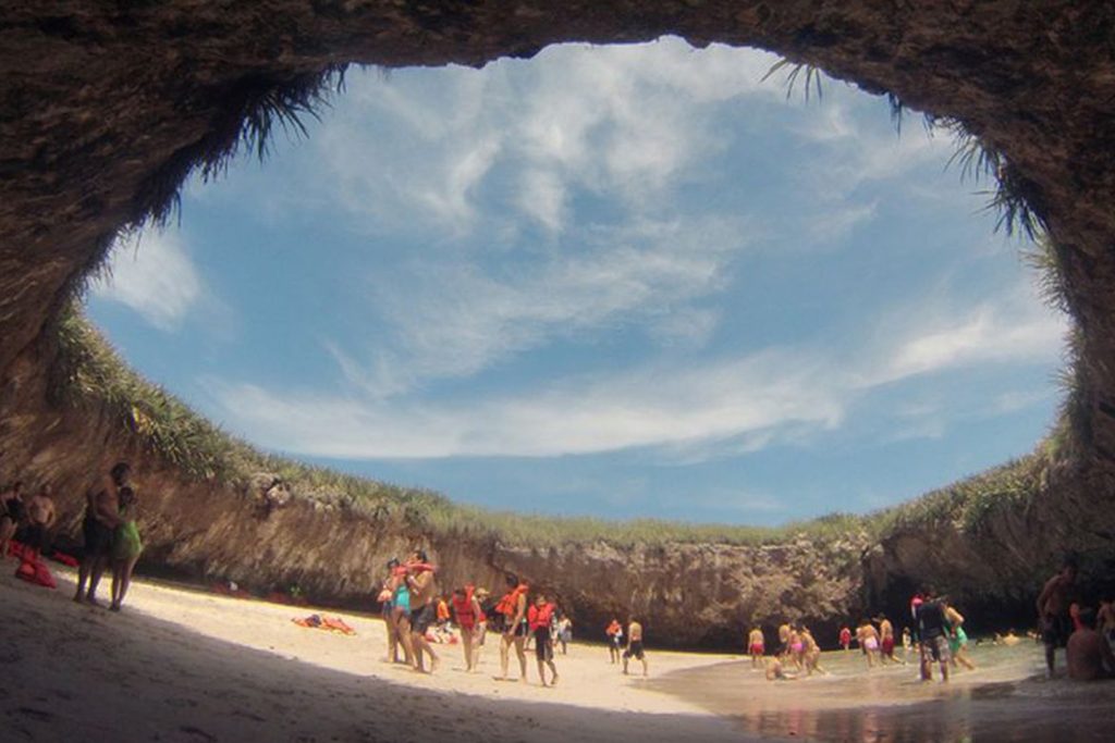 Enamórate de la Playa Escondida de Nayarit, la playa oculta más famosa
